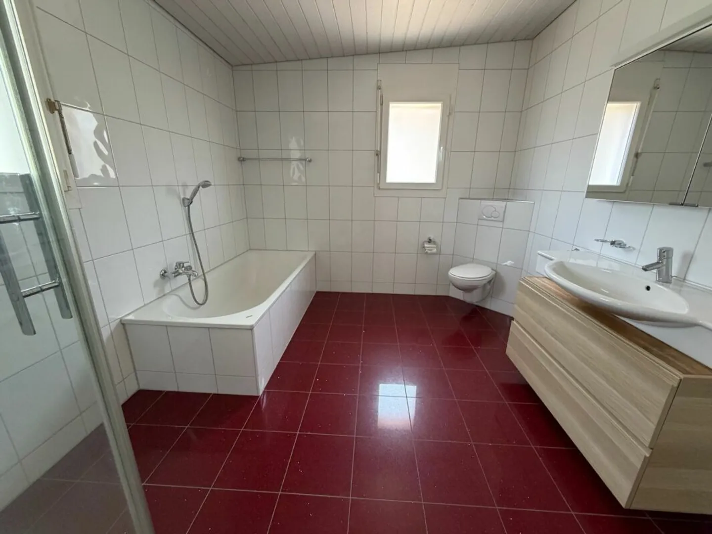 Maison individuelle dans un emplacement calme et central - Photo 8 sur 13
