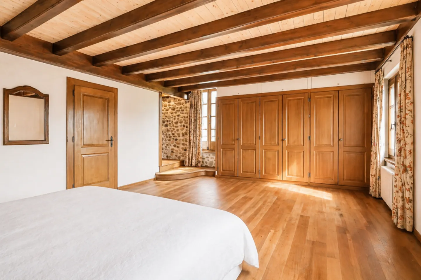 Maison villageoise du XVIIe siècle - Photo 3 sur 10