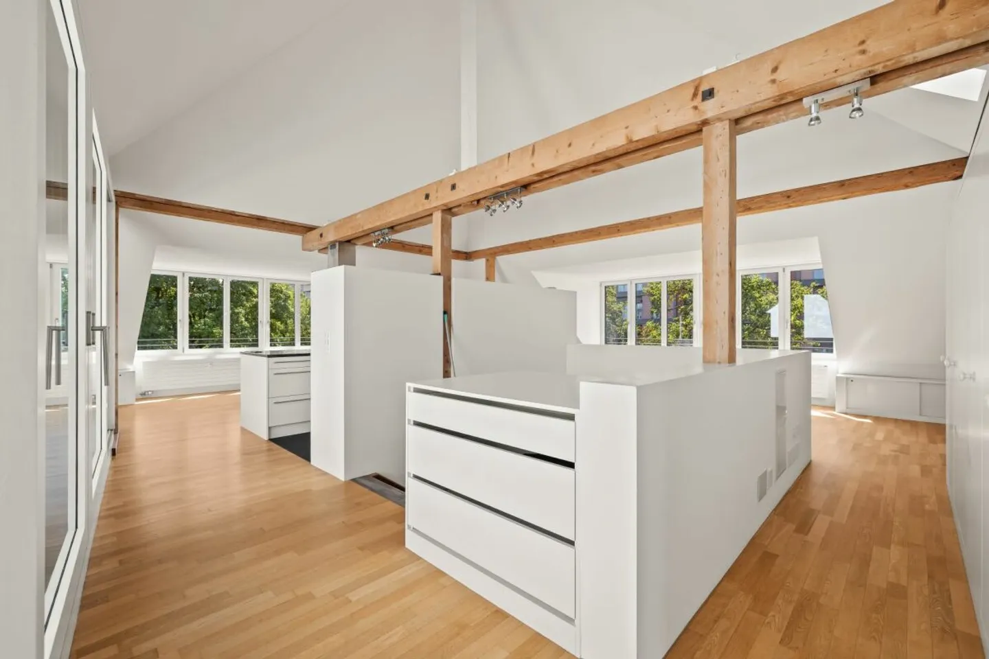Appartamento loft di 2,5 locali con vista sul Kannenfeldpark - Foto 4 di 8