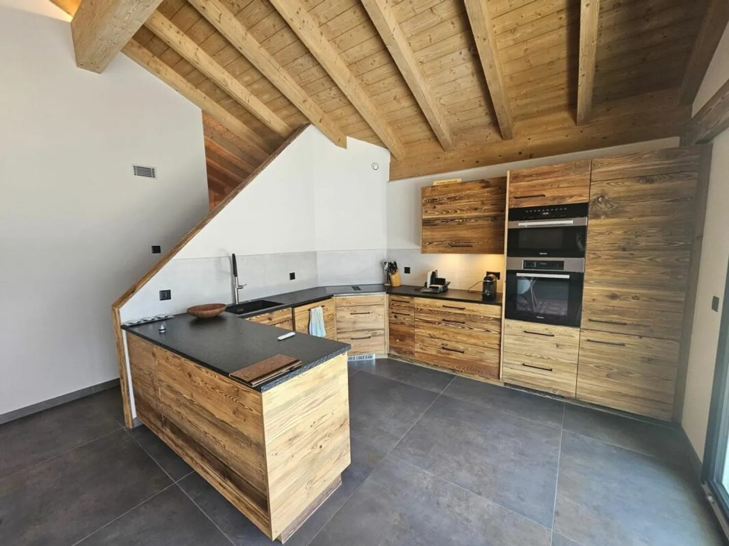 Attic 5.5 rooms in Flanthey - Photo 2 of 4