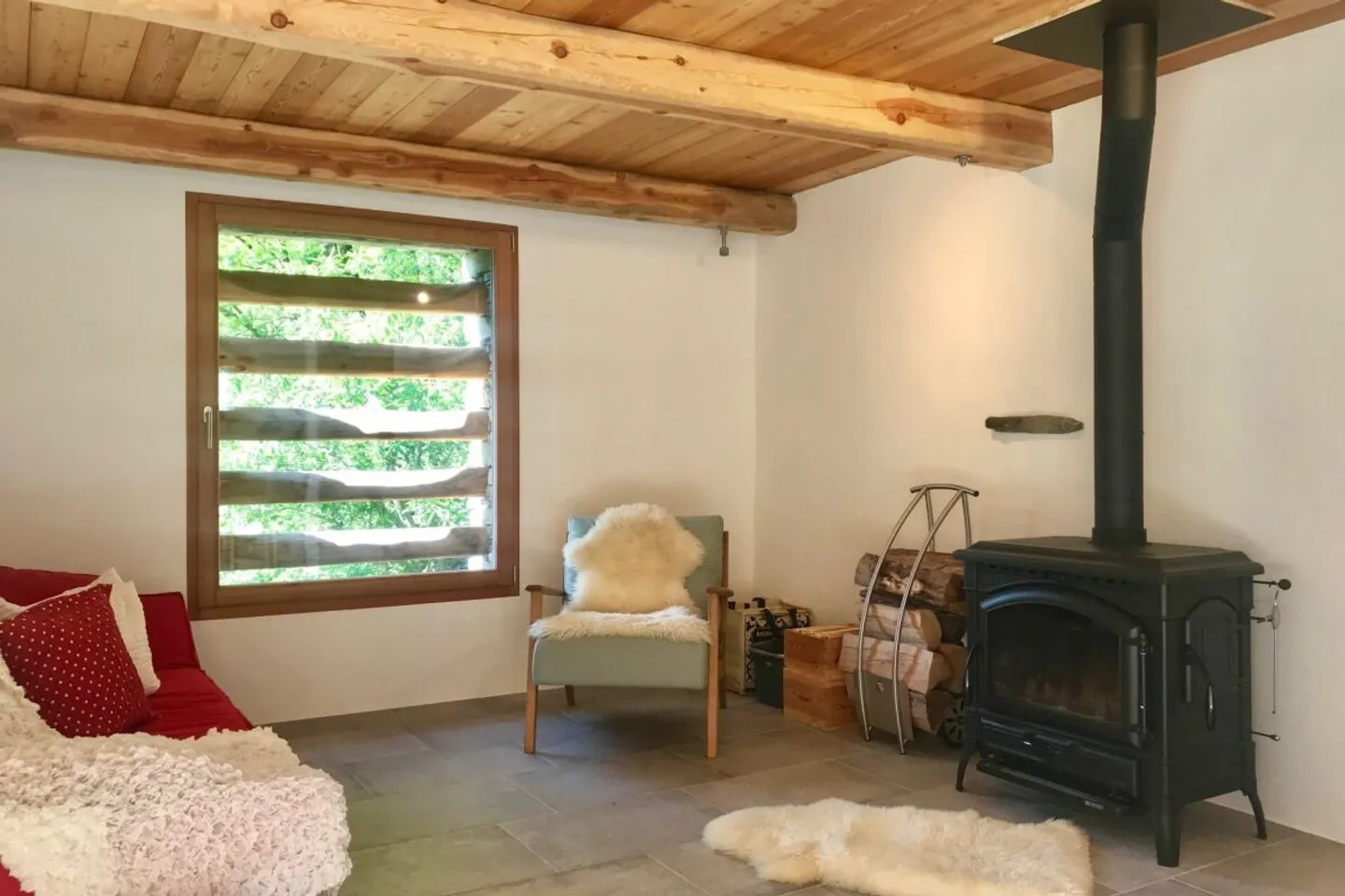 Charmante maison en pierre au milieu de la verdure - Photo 8 sur 13