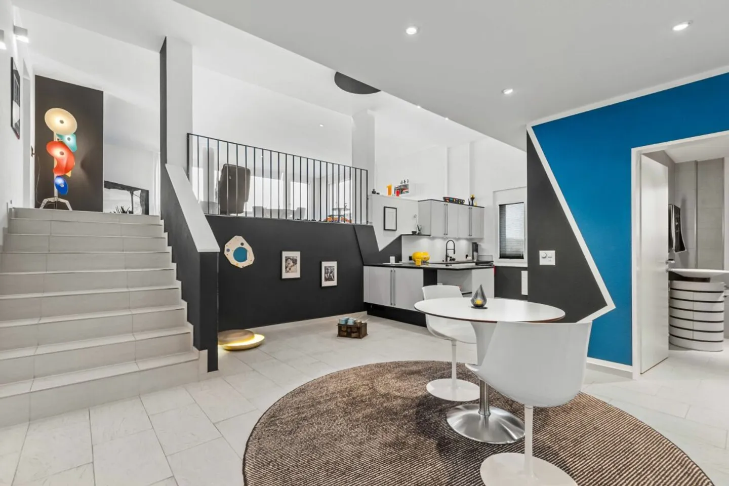 LUMINA LAKE | Grosszügige 4.5-Zi.-Maisonette mit Seesicht, beeindruckender Raumhöhe und Aussenpool - Foto 1 von 13