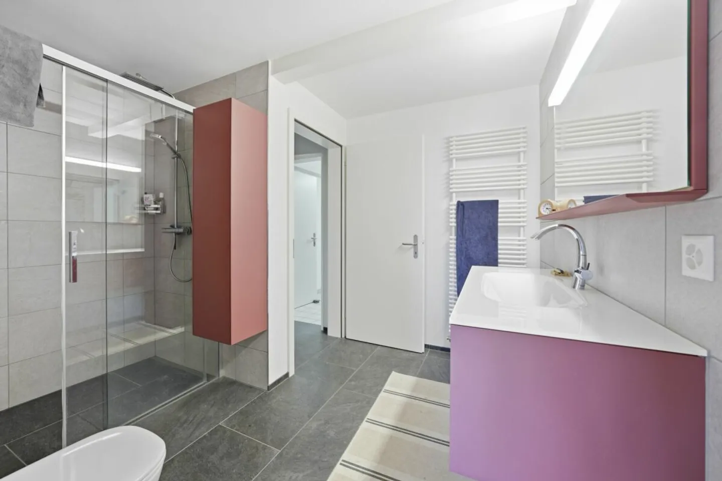 Paradise familial indépendant avec appartement, vue dégagée et offre d'espace polyvalent - Photo 8 sur 13