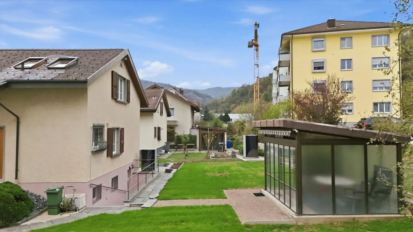 Teilsaniertes Einfamilienhaus mit Terrasse und Garten, nahe Olten - Foto 12 von 13