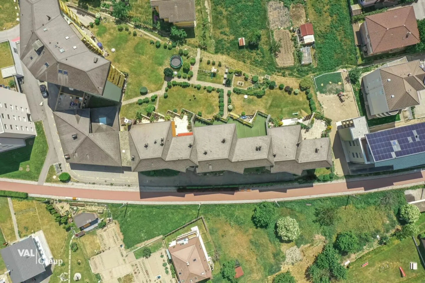 Attractive Apartment with Terrace - Photo 12 of 13