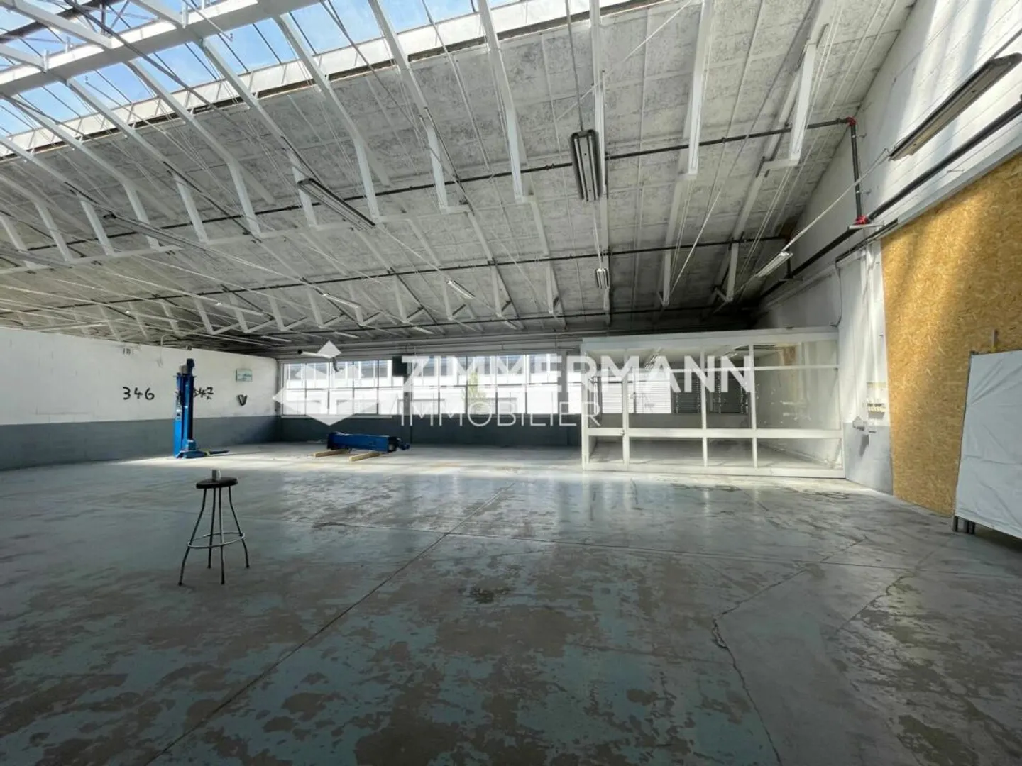 Ampio spazio industriale di 1.020 m² con area esterna a Meyrin - Foto 4 di 5