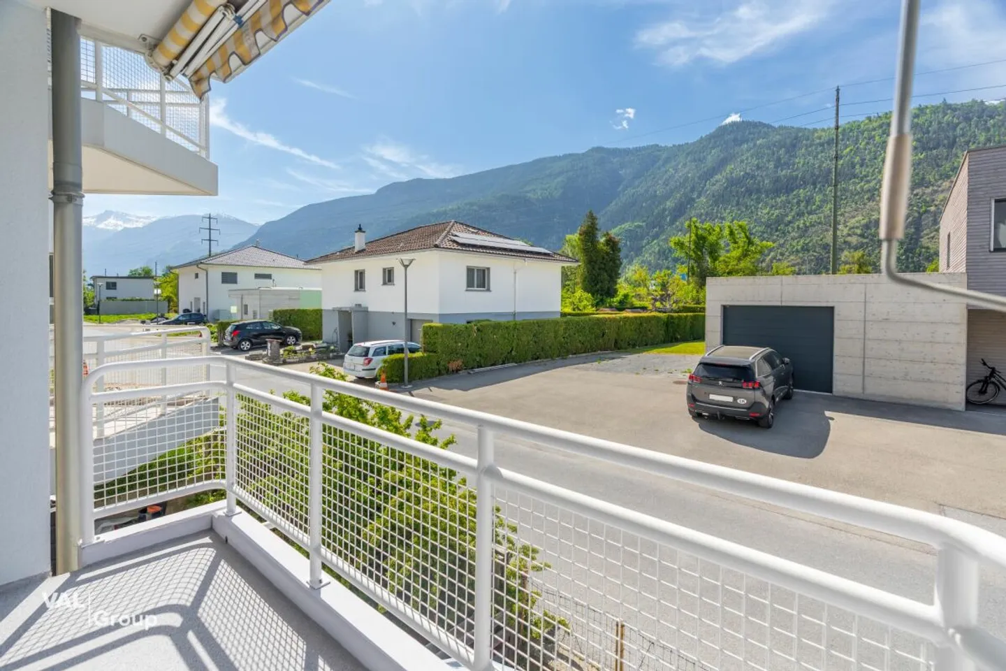 Stylishly renovated 4.5-room apartment in a quiet location in Raron - Photo 10 of 13