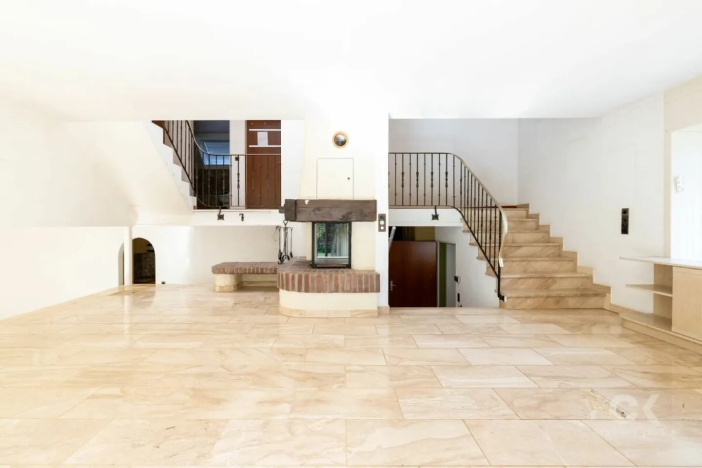 Charmante Villa mit Pool - Foto 4 von 4