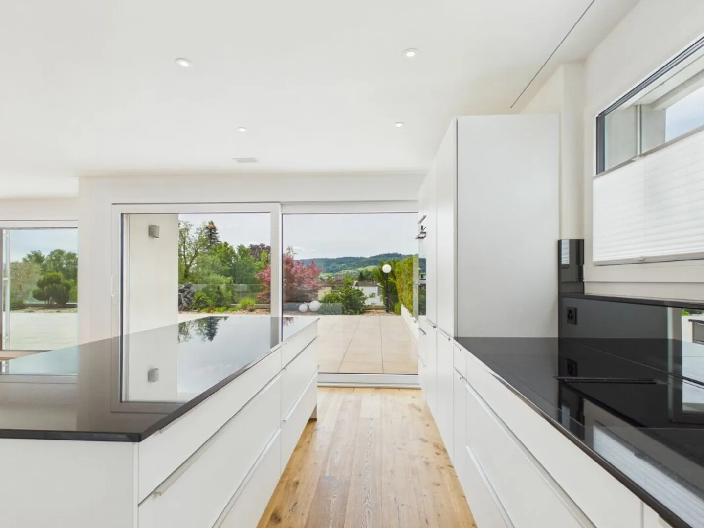 Appartement penthouse exclusif avec divers extras tels qu'une terrasse géante et des places de parking surdimensionnées, etc. - Photo 8 sur 13