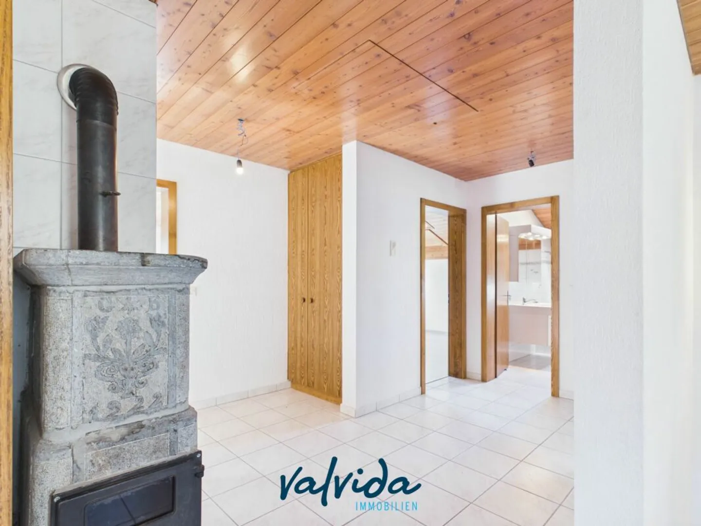 Maison bi-familiale conviviale avec potentiel d'aménagement à Staldenried - Photo 10 sur 13