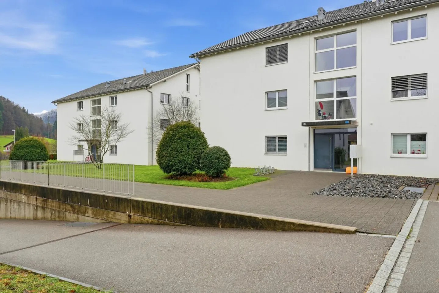 Appartement en Maisonette de 5,5 pièces lumineux en emplacement central - Photo 4 sur 13