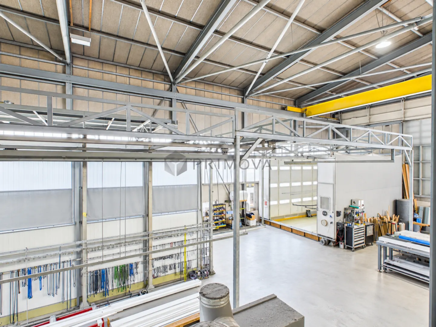 Hall commerciale avec espace pour votre flotte - Photo 7 sur 8