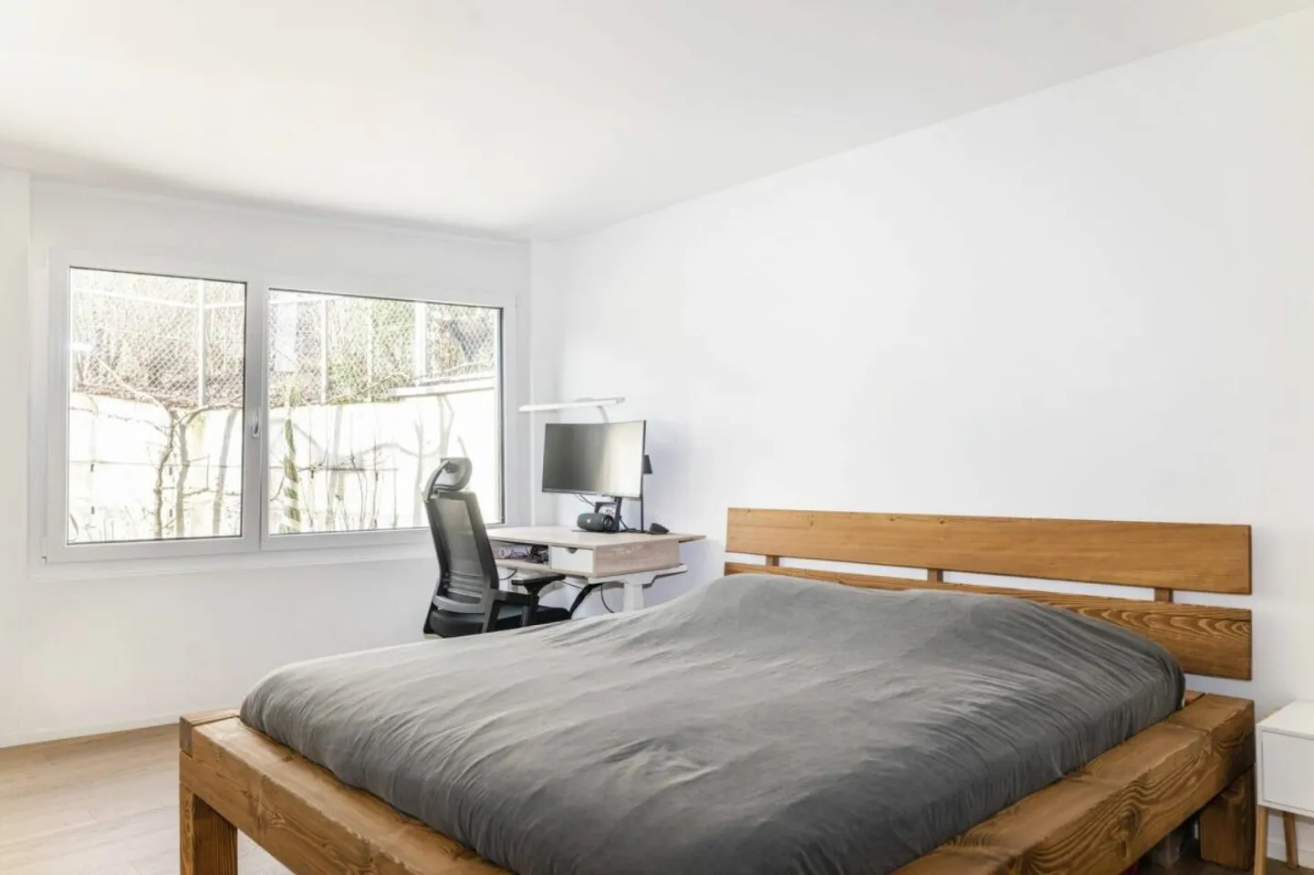 Modern, Sunny Garden Apartment - Photo 11 of 13