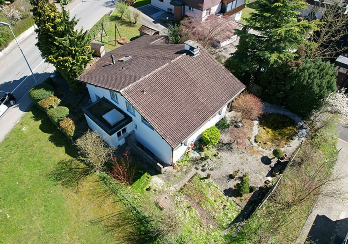 Grosszügiges Einfamilienhaus - Foto 1 von 8
