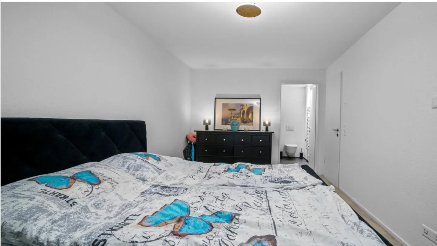 Moderne 3.5-Zimmer-Wohnung mit Balkonen - Foto 10 von 13