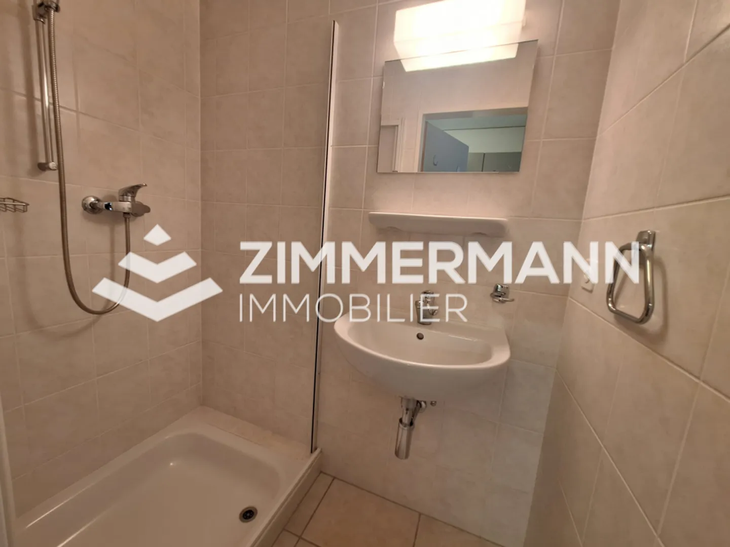 22m2 Büros im 1. Stock - Foto 3 von 5