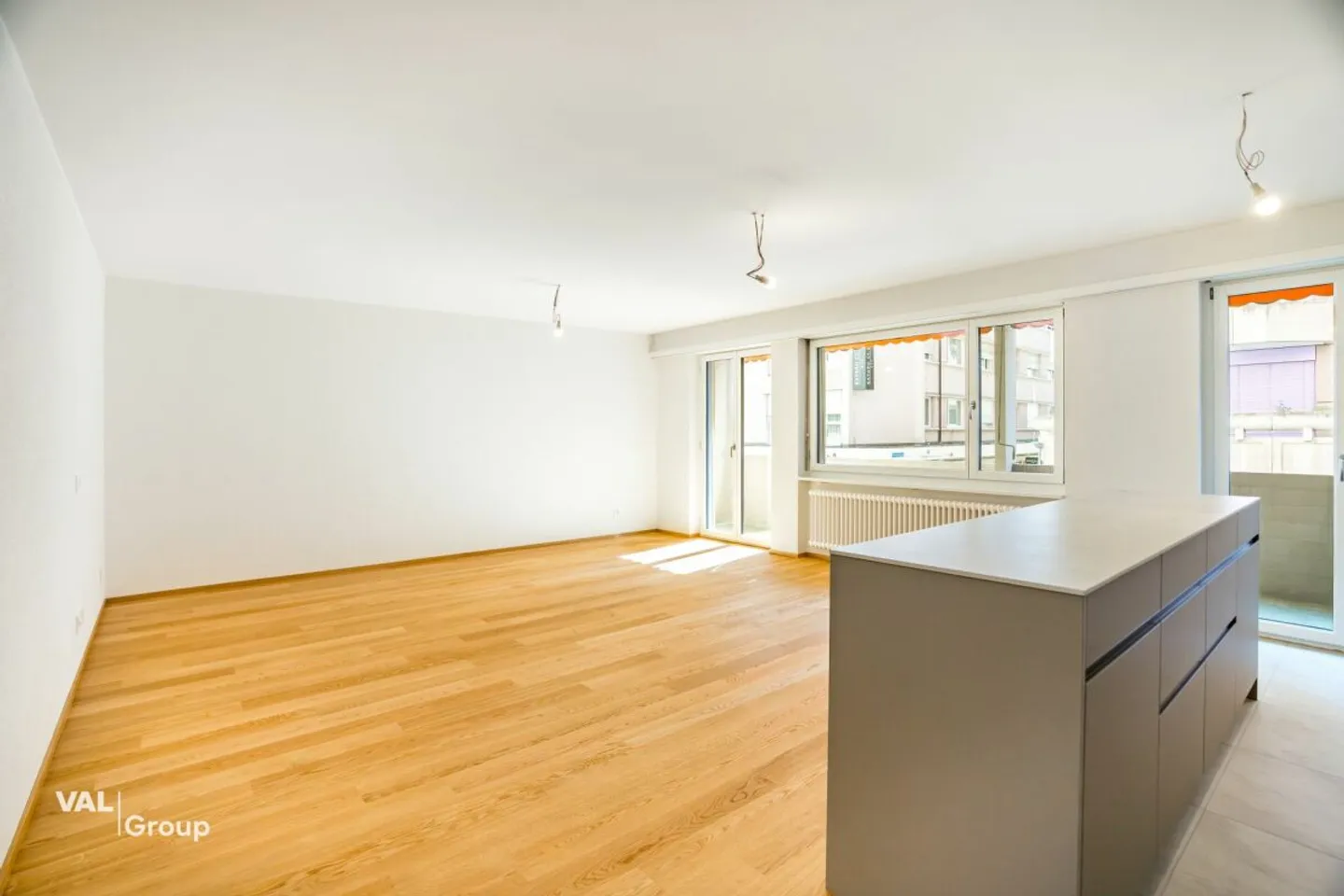 Vivere moderno con standard di finitura di alta qualità nel cuore di Visp - Foto 2 di 13