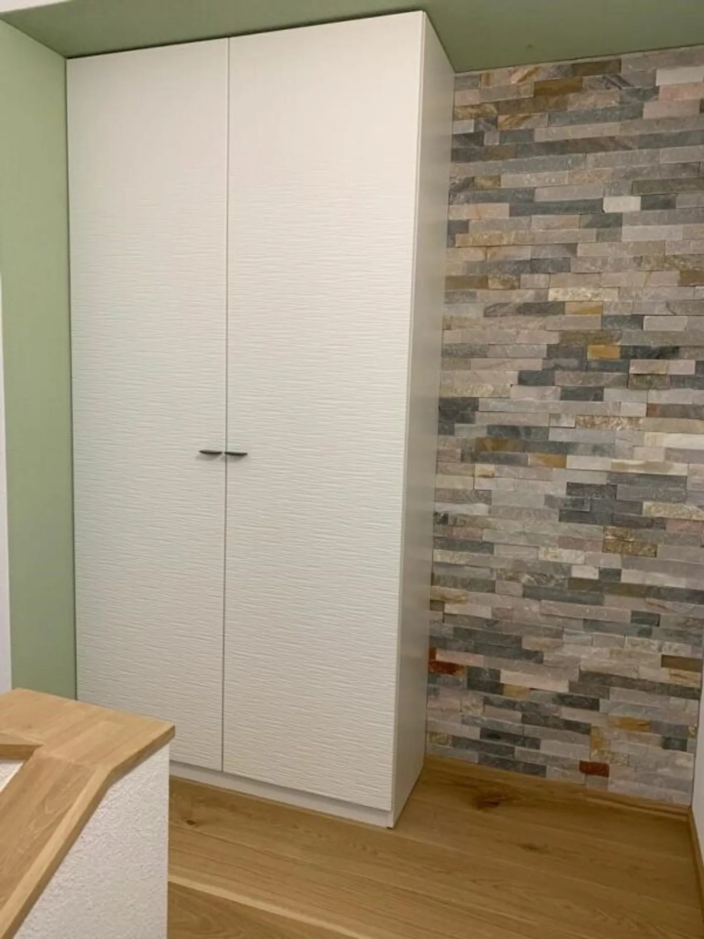 Modernes Apartment mit Balkon - Foto 4 von 9