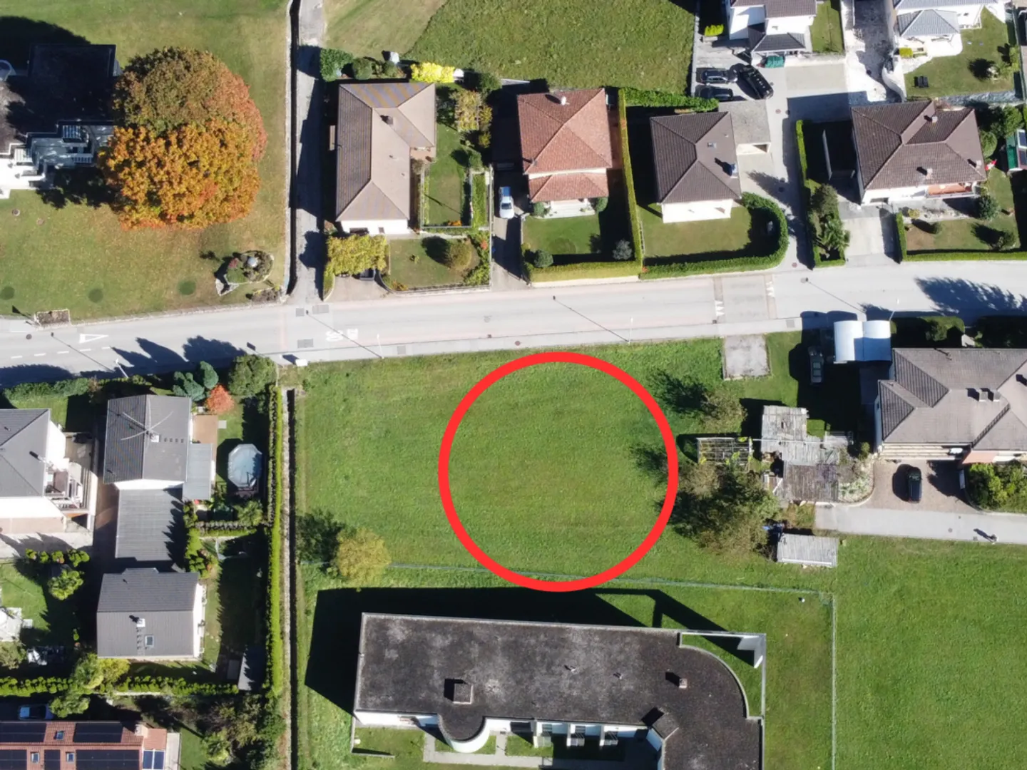 Sunny building plot with slight slope intended for residential use - Photo 1 of 6