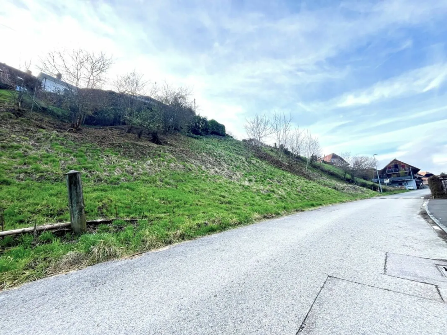 Terreno edificabile attraente di 659 m2 a Lüscherz sulla strada del lago - Foto 8 di 13