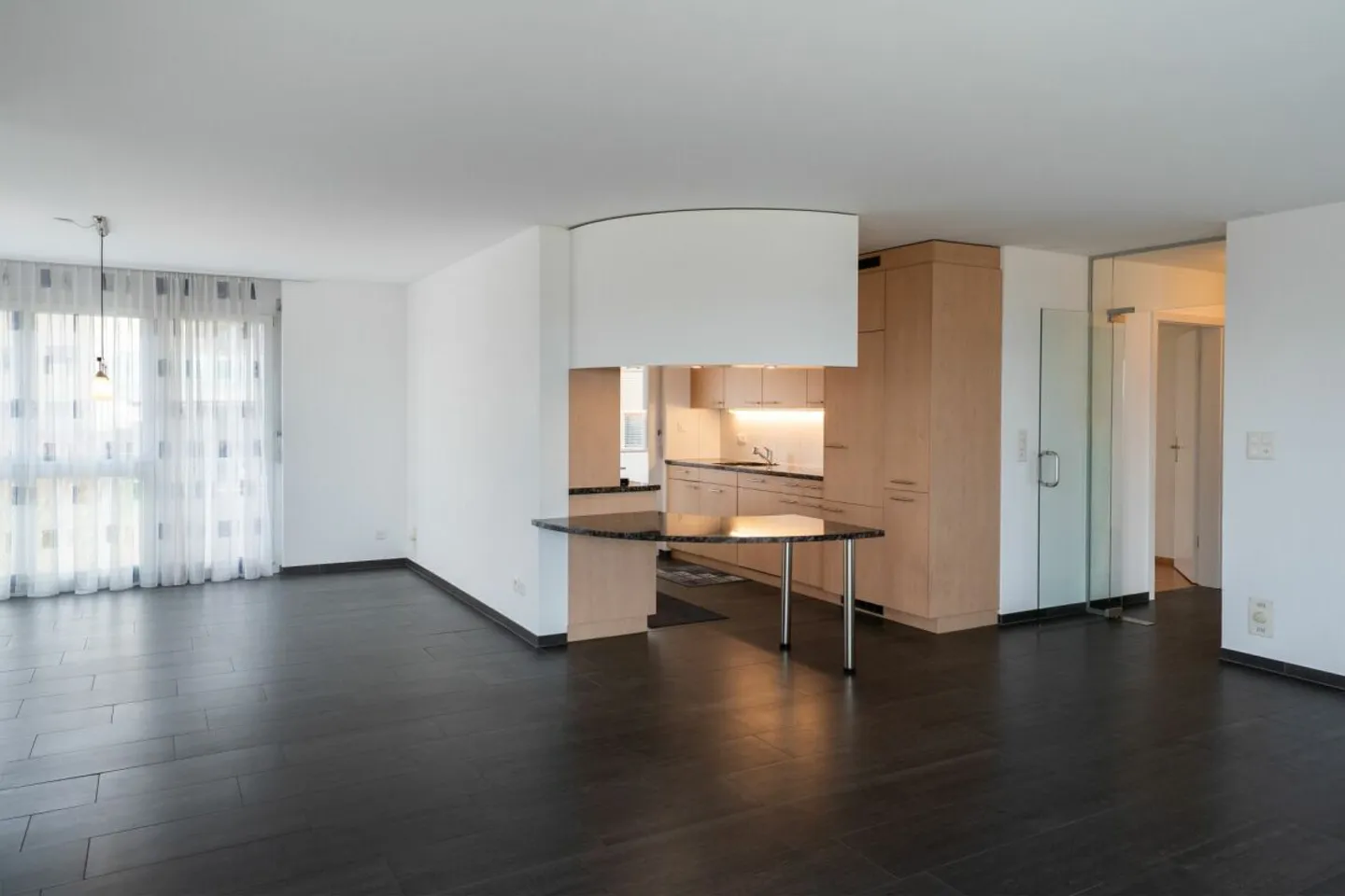 Appartement lumineux avec grand balcon et salle de loisirs dans un quartier familial - Photo 5 sur 10