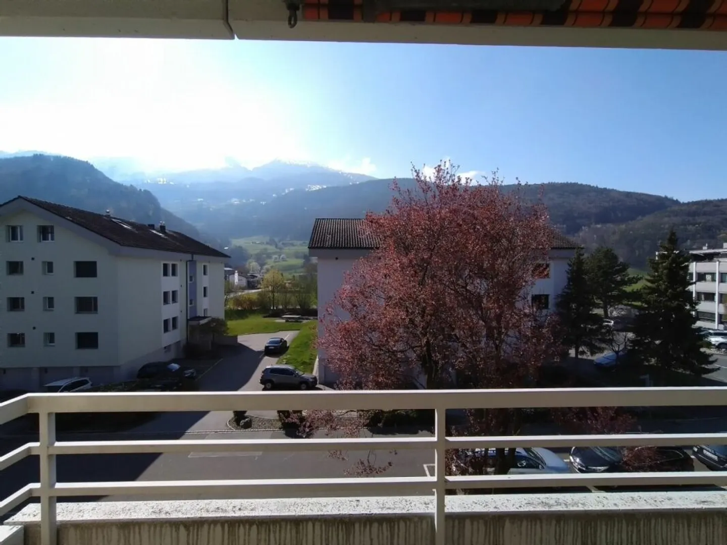 Cozy 2-room apartment in a quiet neighborhood - Photo 6 of 9