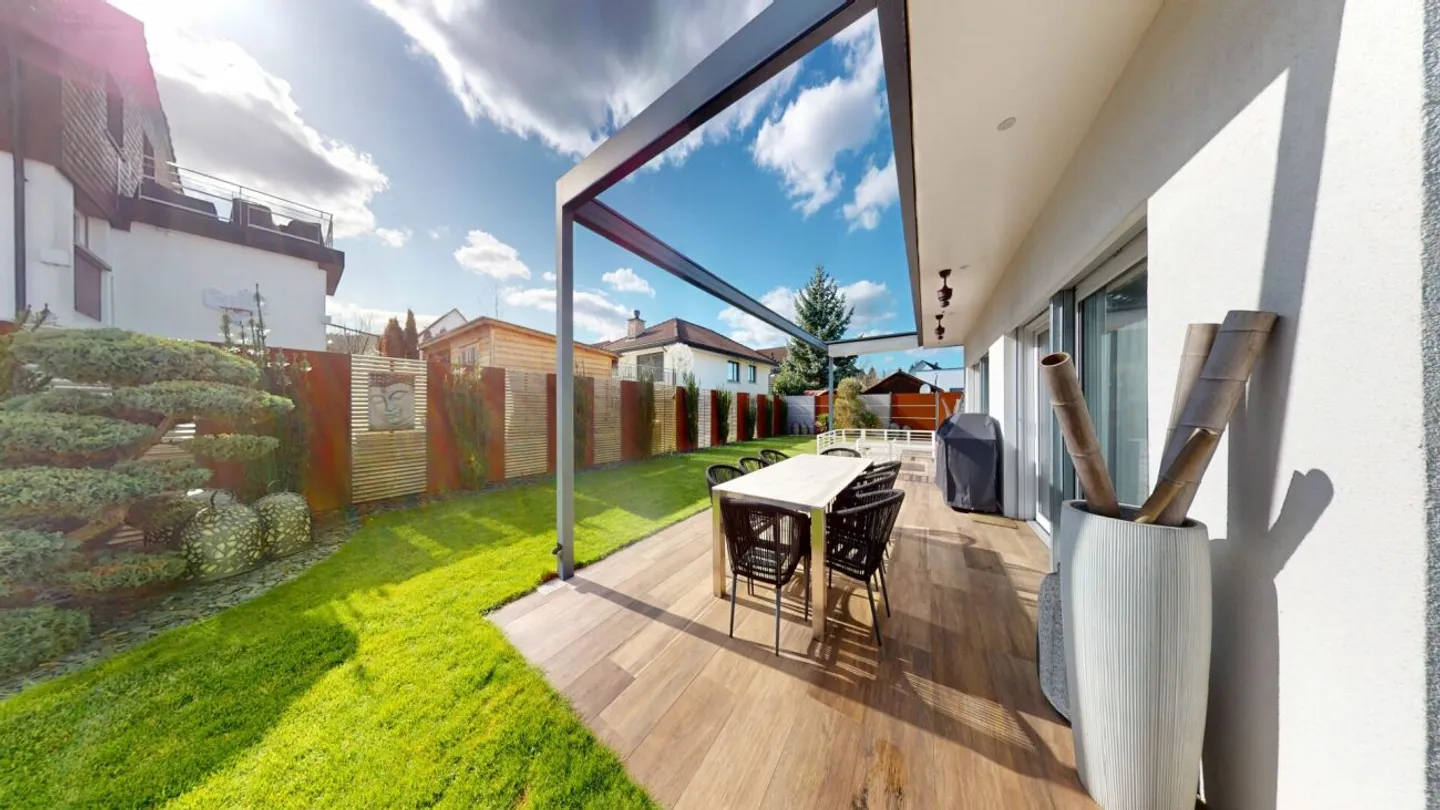 Living at a high level - with pool and exclusive amenities - Photo 7 of 13