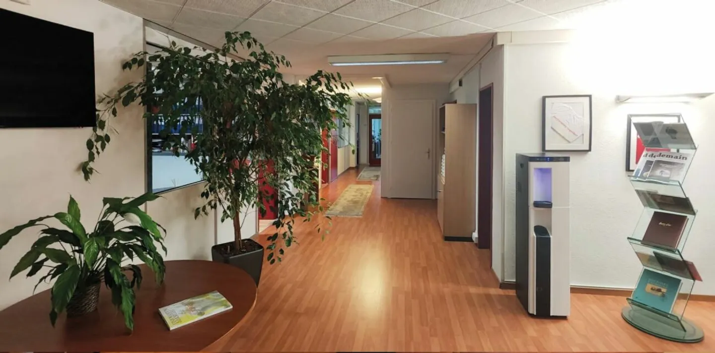 Boveresses - commercial space on the ground floor - Photo 1 of 6