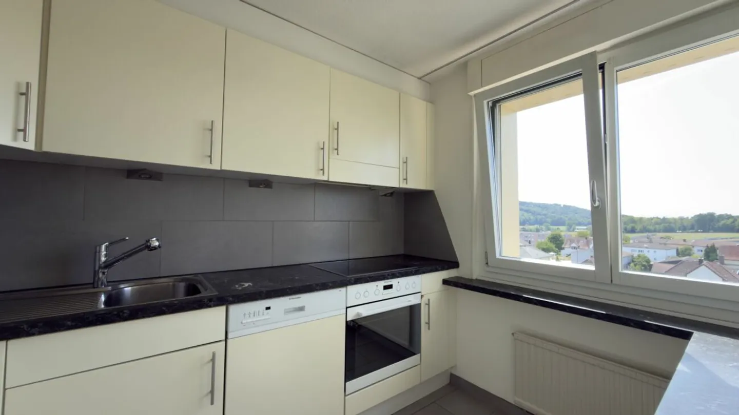 Schöne Aussichten! Helle und gemütliche Wohnung im 7. OG mit toller Bergsicht! - Foto 7 von 13