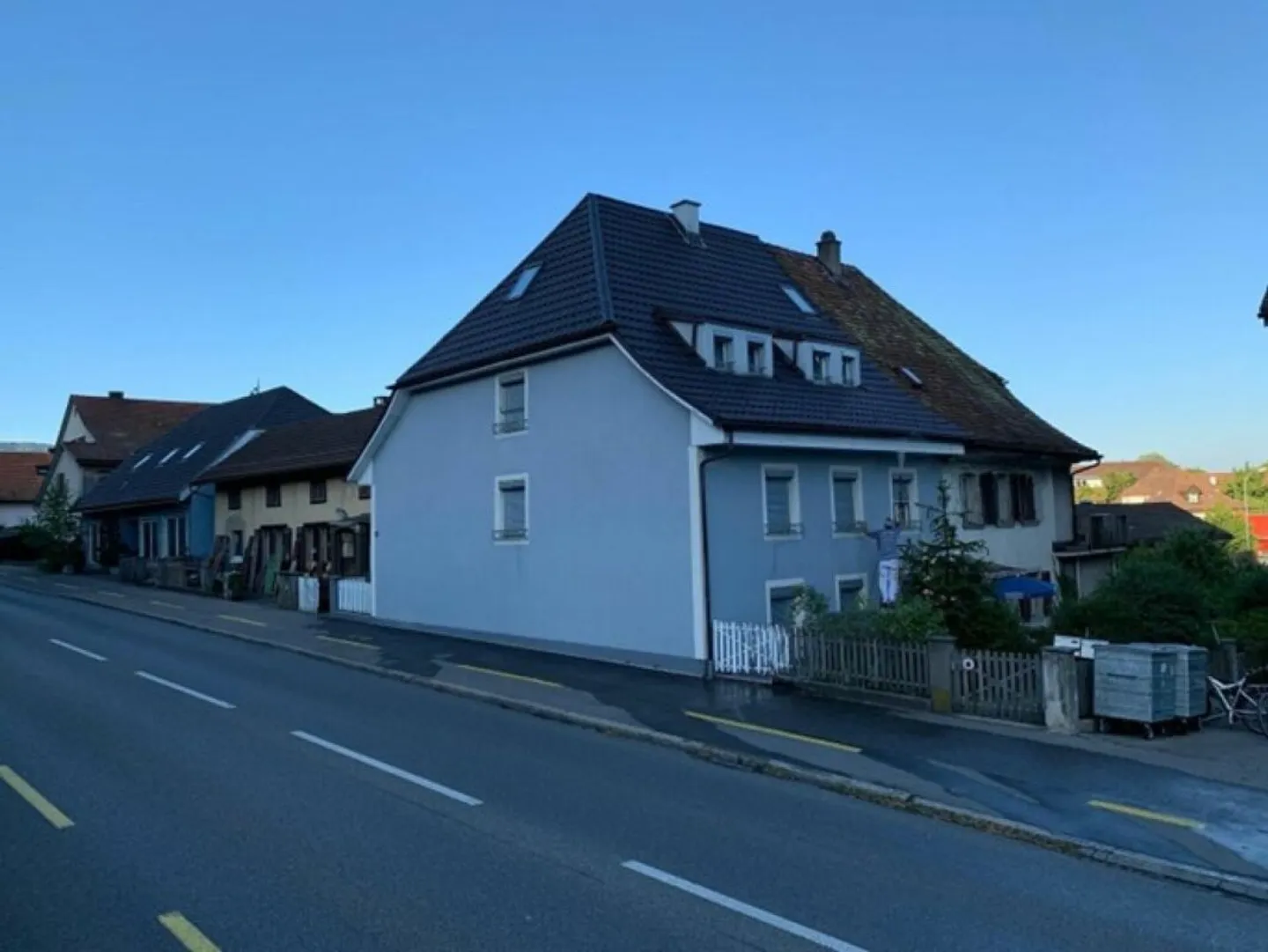 Charmantes Mehrfamilienhaus - Foto 1 von 7