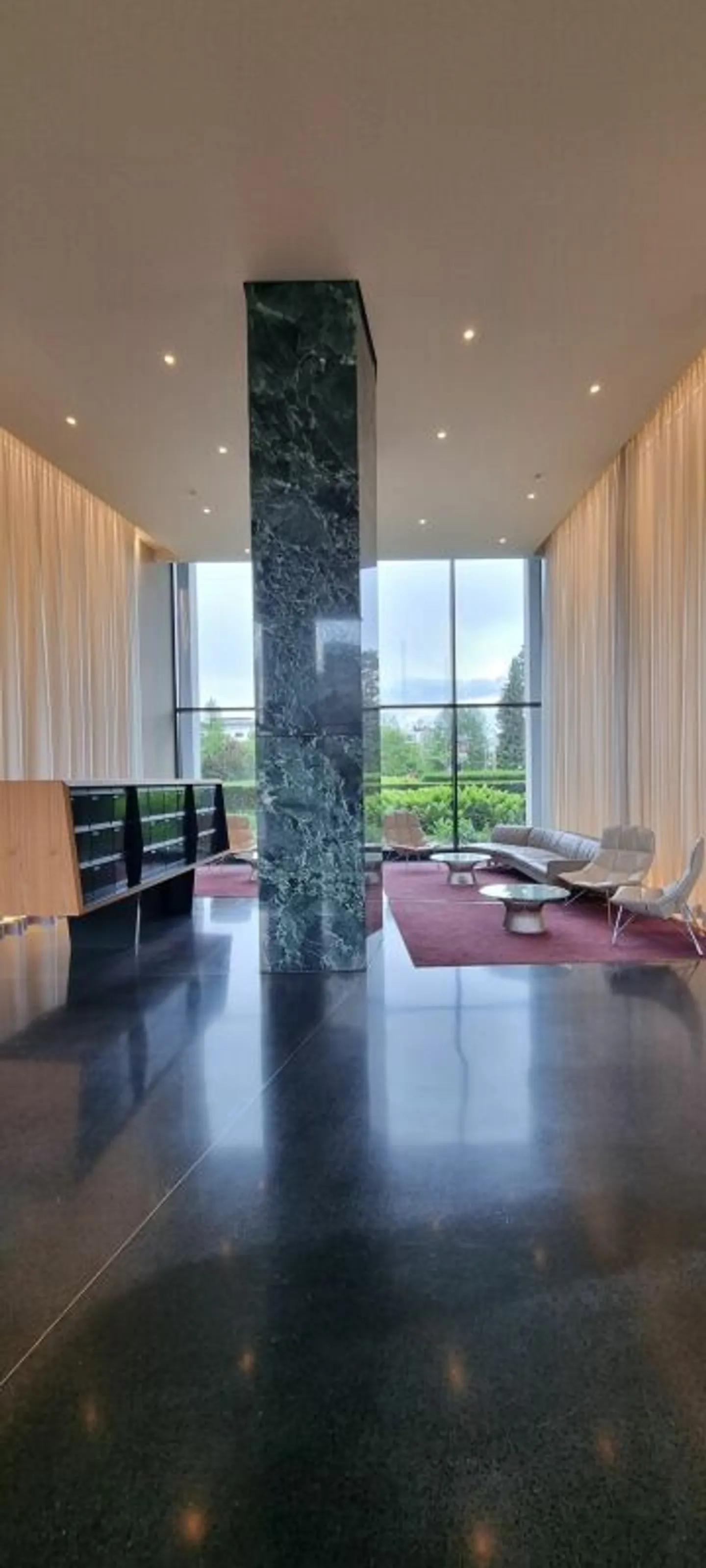Exclusive Apartment in Zurich - Photo 2 of 12