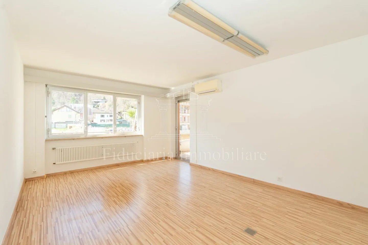 Spazio commerciale versatile a Losone - Foto 6 di 8