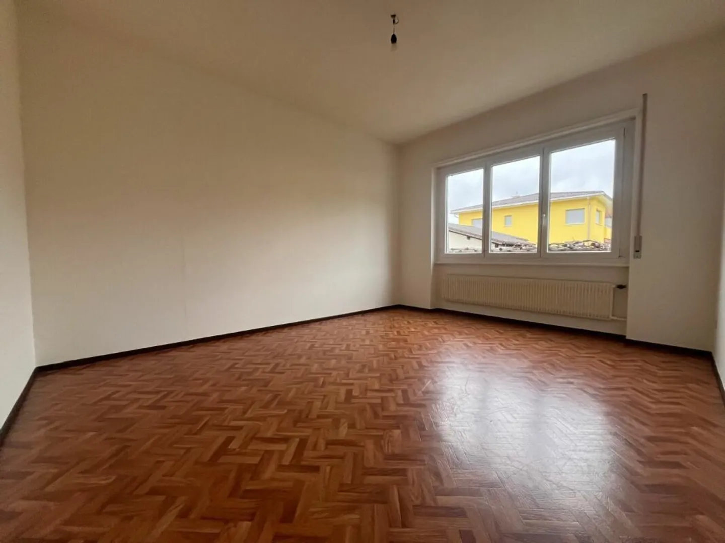 LOSONE - Wohnung zur Miete mit Außenparkplatz - Foto 4 von 7