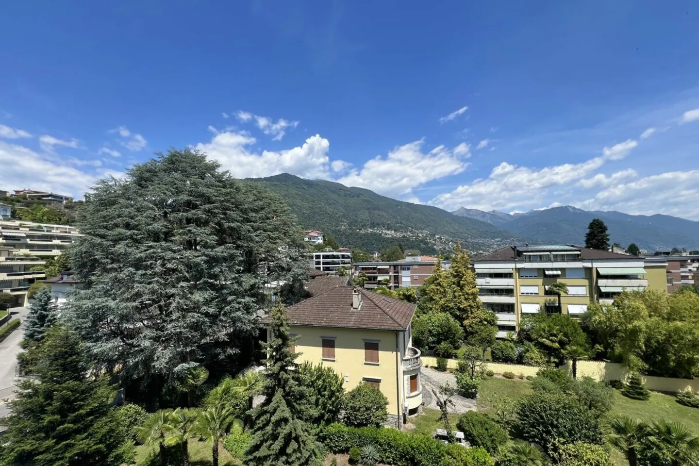 Elegante Attikawohnung mit grosser Sonnenterrasse und Gemeinschaftspool - Nähe See und Zentrum ASCONA - Photo 8 sur 13