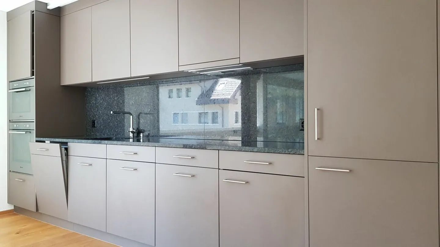 Newly built 3.5-room apartment with loggia and high standard of finish - Photo 3 of 10