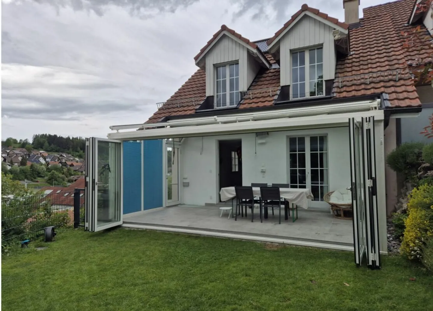 4.5 Row Corner House in Thörishaus (Municipality of Köniz) - Photo 1 of 9
