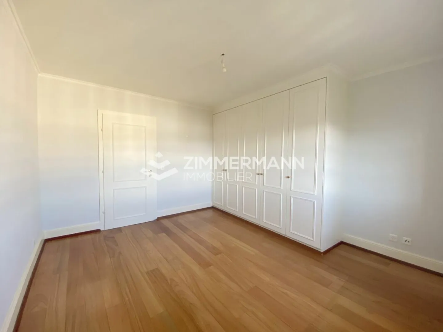 Superbe appartement de 7 pièces avec balcon proche des Nations ! - Photo 8 sur 10