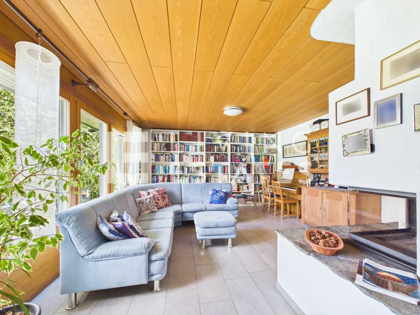 A REAL GEM - SPACE, CHARACTER AND QUALITY OF LIFE - Photo 5 of 13
