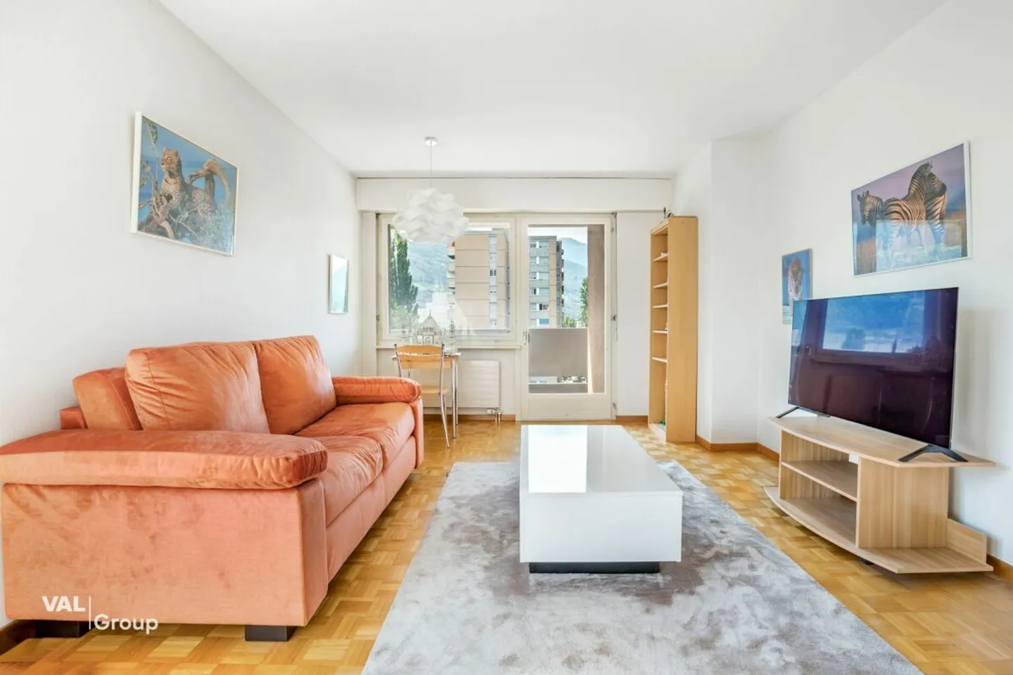 Unique - 2.5 pièces avec potentiel de rénovation en ville - Photo 3 of 13