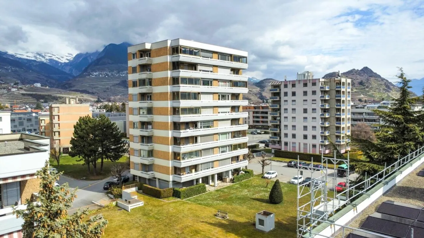 Appartement spacieux à Conthey - Photo 2 sur 13