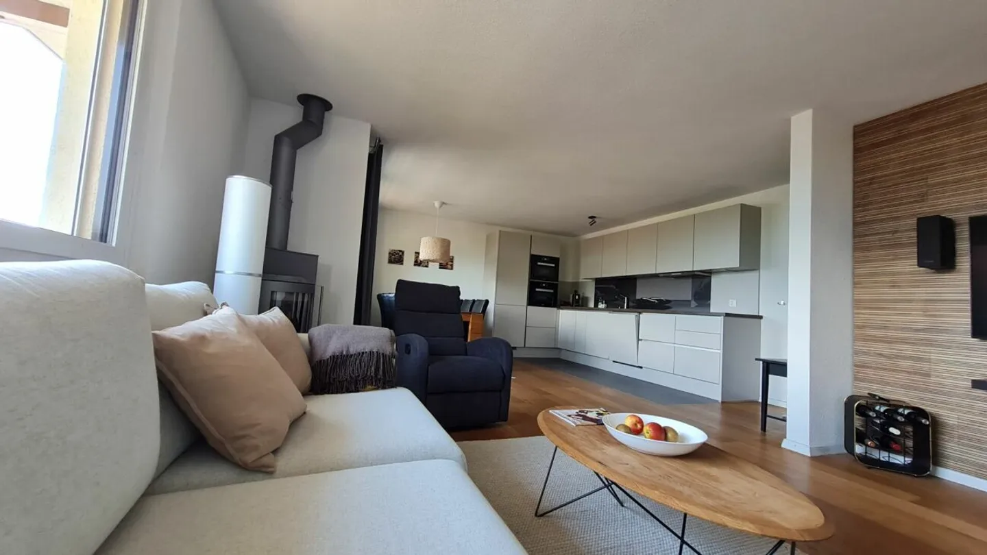 Appartamento arredato di 2.5 locali ad Amden: Vista montagna da sogno, parcheggio elettrico privato &amp; ampia soffitta (residenza secondaria permanente) - Foto 5 di 12