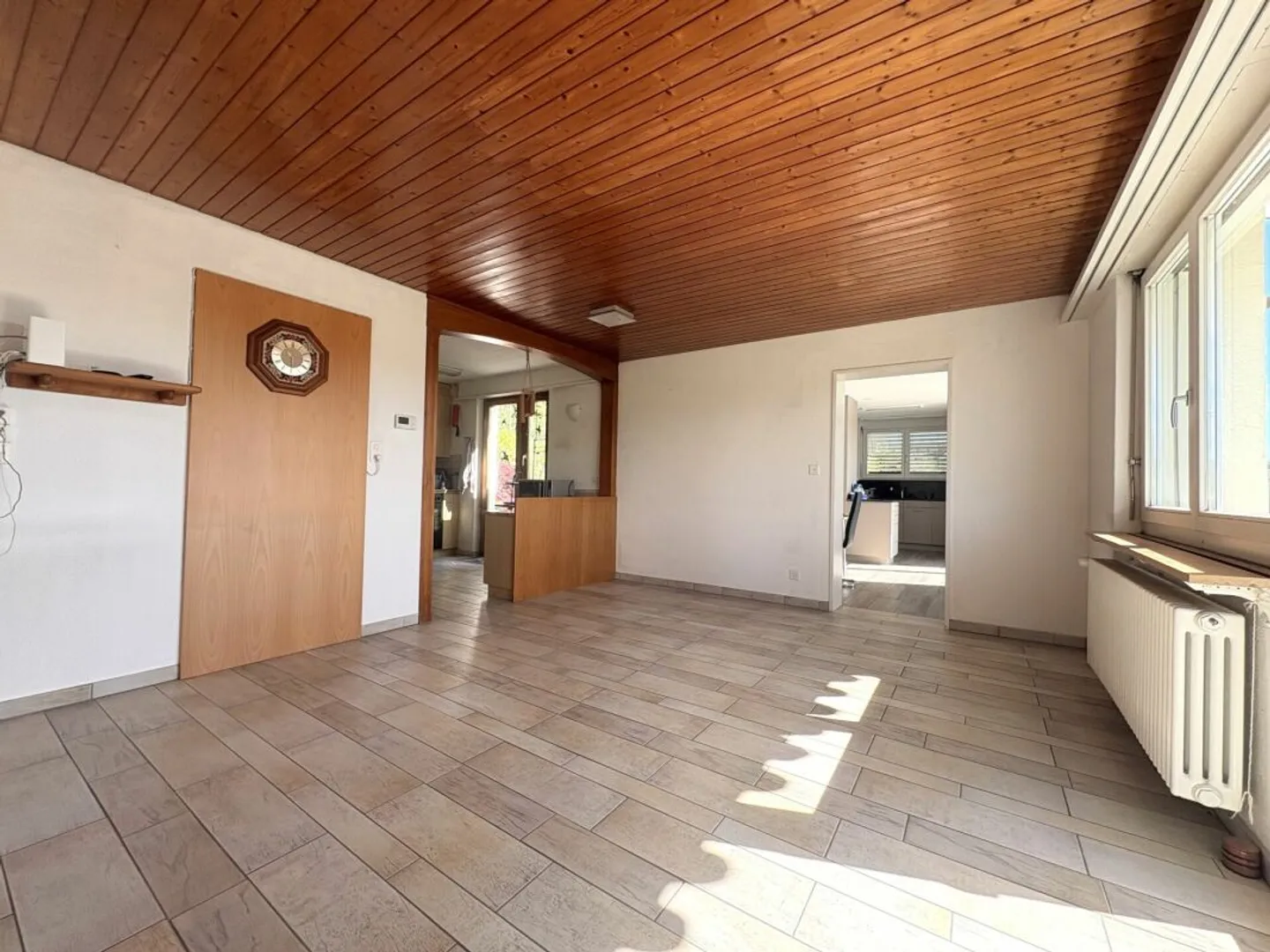 Vivre avec une vue : Maison individuelle spacieuse avec appartement - Photo 11 sur 13