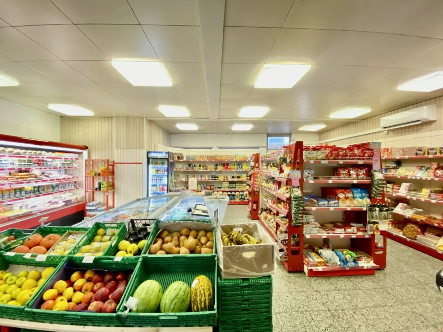 Spazio commerciale / Negozio in posizione privilegiata - Foto 4 di 8