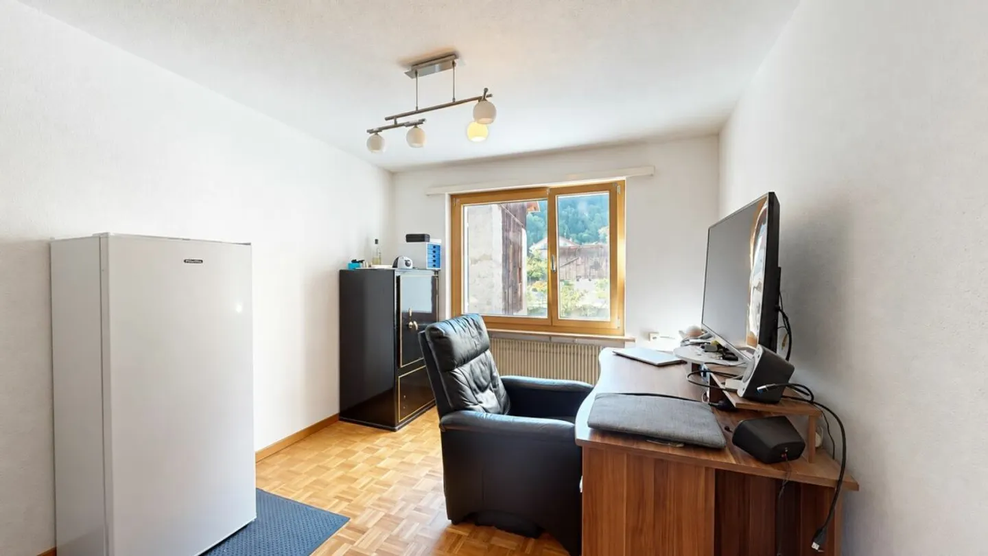 Single-family house with a separate apartment and large garden - Photo 9 of 13