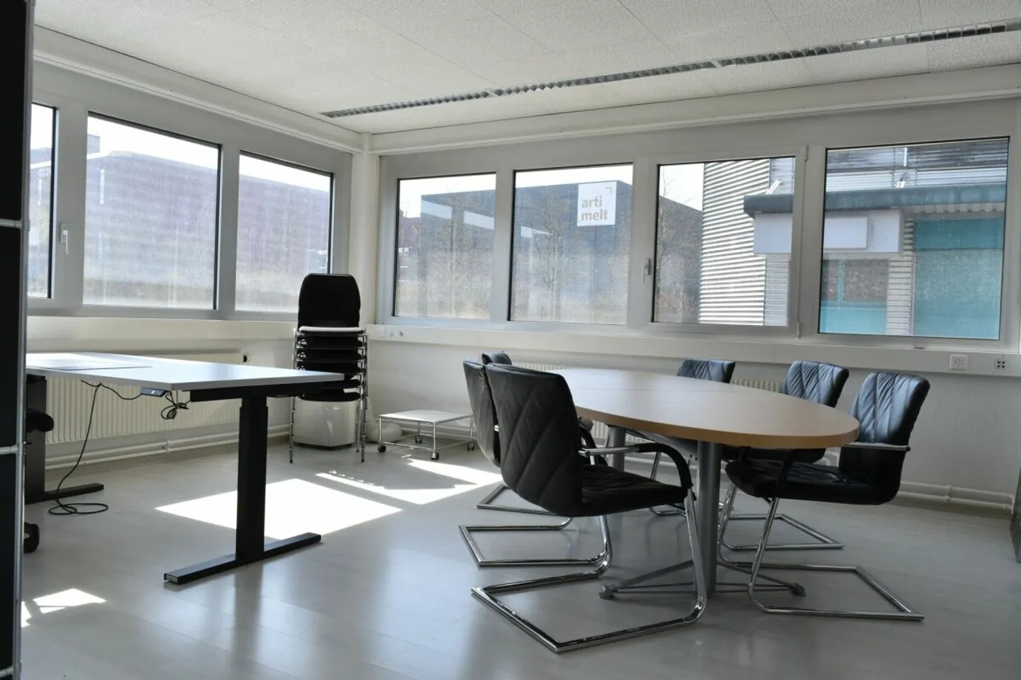 Eckbüro an der Autobahn - Foto 2 von 5