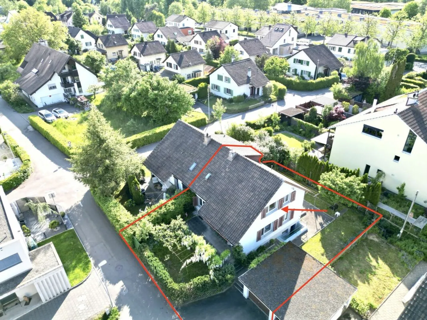 Casa bifamiliare adatta alle famiglie in una zona residenziale tranquilla - Foto 1 di 13
