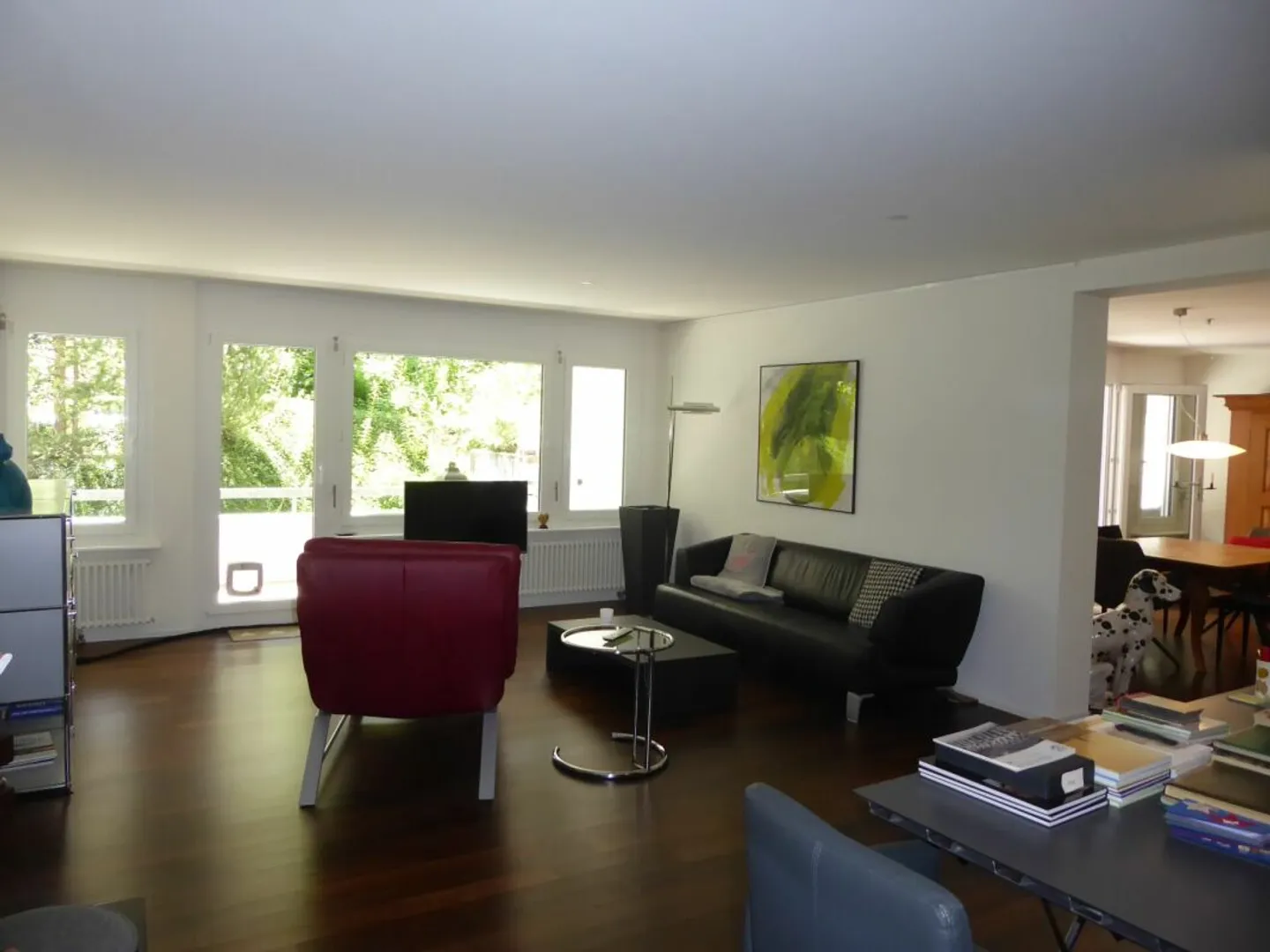 Appartement de vacances spacieux de 4,5 pièces avec balcon, terrasse et deux places de parking souterrain - Photo 3 sur 13