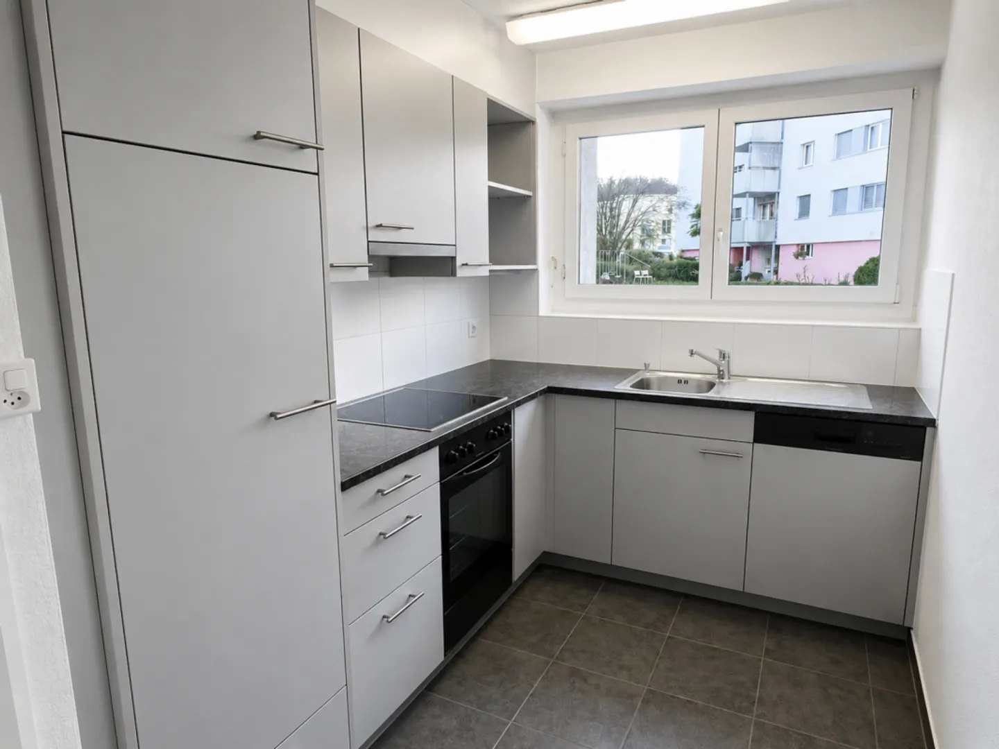 Teilsanierte Wohnung - Foto 2 von 8