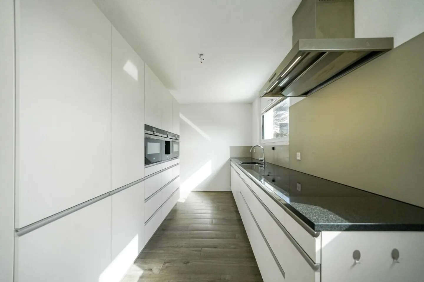 Là où les cœurs de famille s'épanouissent - 5,5 pièces avec accès au jardin - Photo 8 sur 13