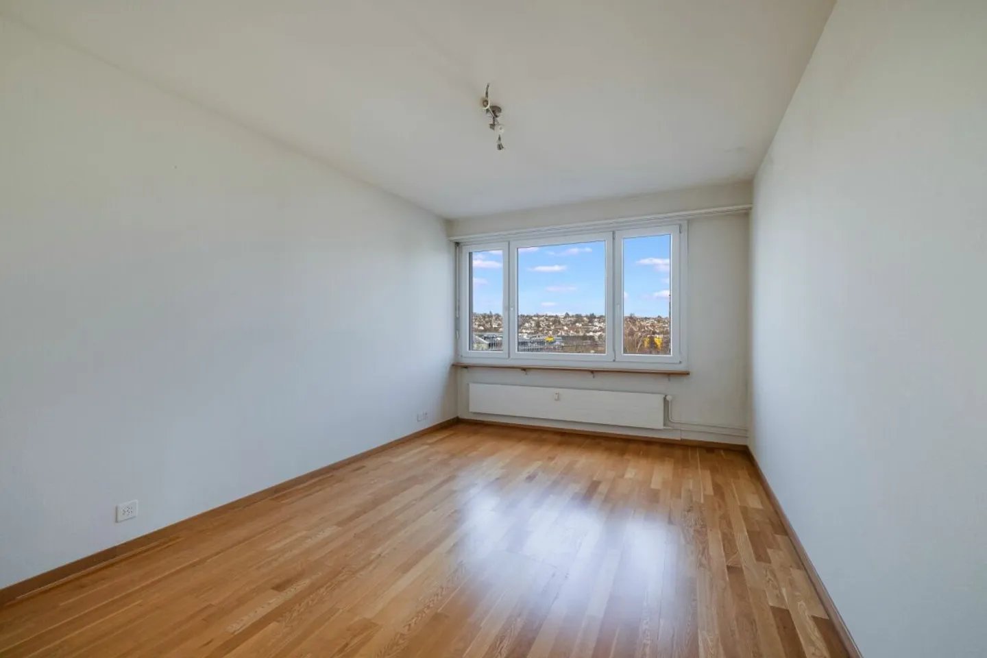 Attractive 4-room apartment in Therwil - ideal investment with long-term potential - Photo 8 of 13